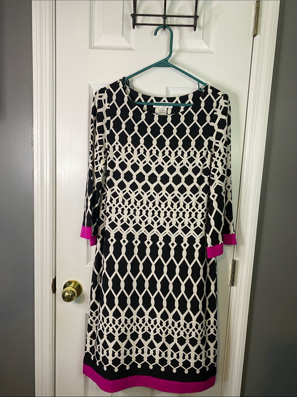 Laura Jeffries Black & White Geometric Sheath Dress with Pink Trim Size 8.